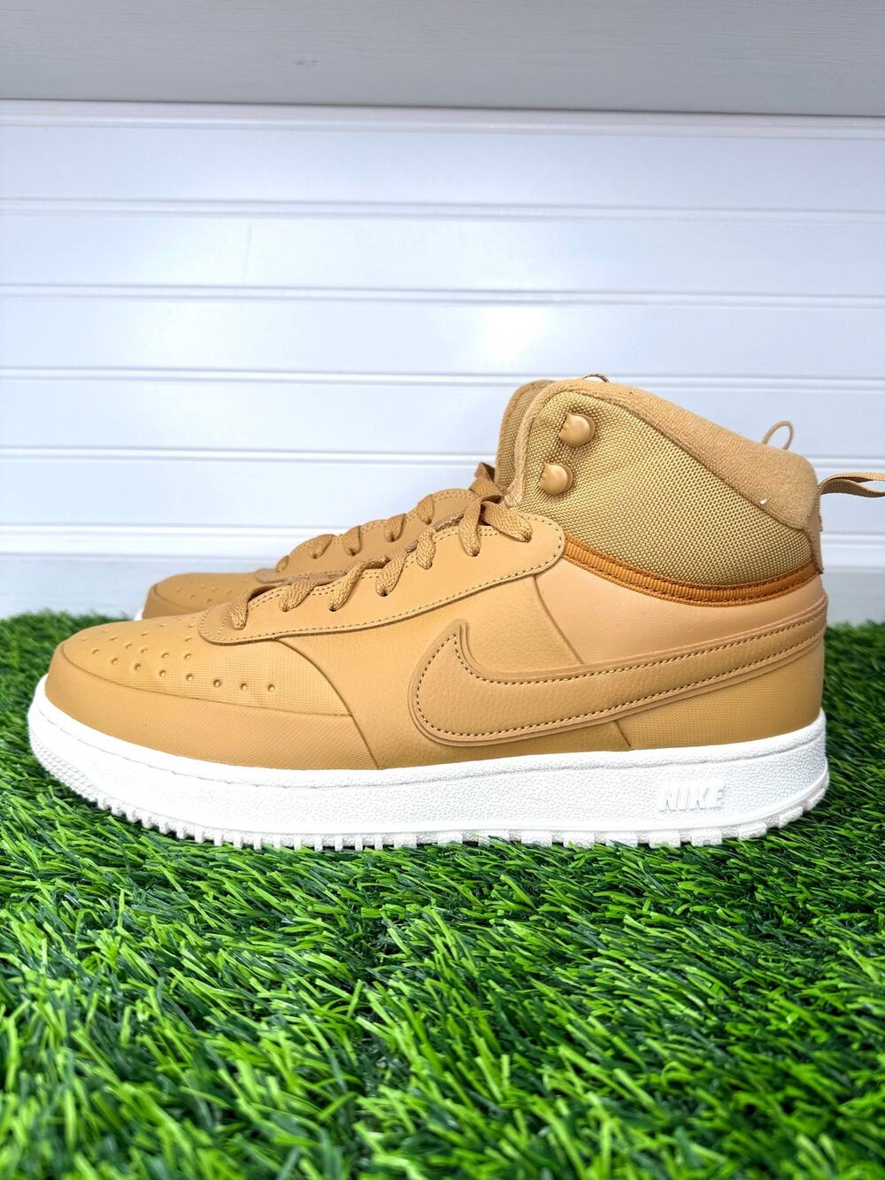 Nike Court Vision Mid Winter Elemental Gold Men’s 11.5 DR7882-700 Nike Boot Snow